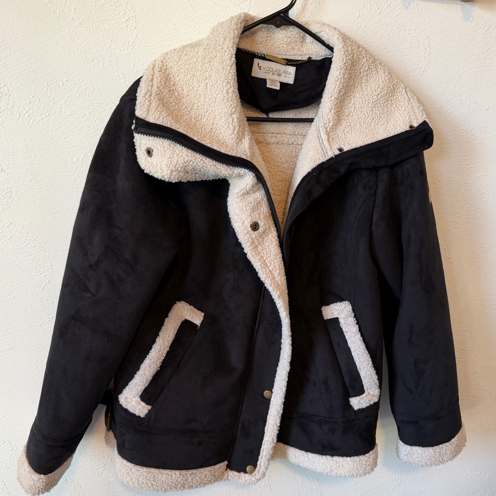 Koolaburra by UGG Black Coat with Cream Shearling Trim *New*